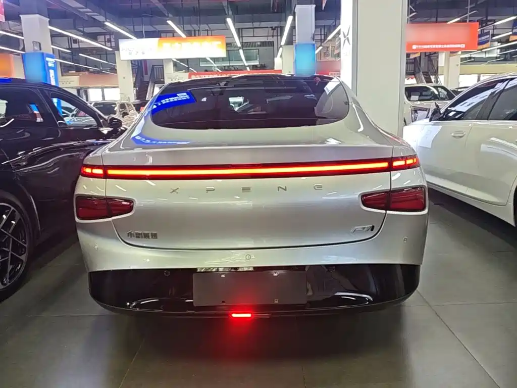 XPeng P7 — миниатюра 6
