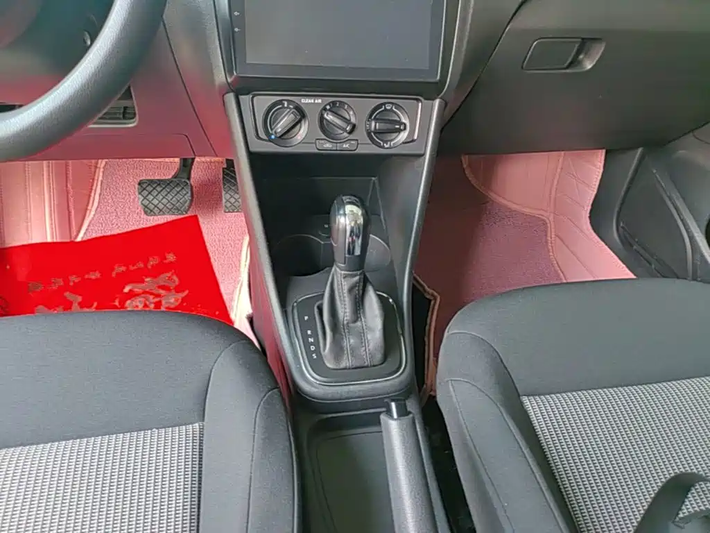 Volkswagen Polo — миниатюра 14