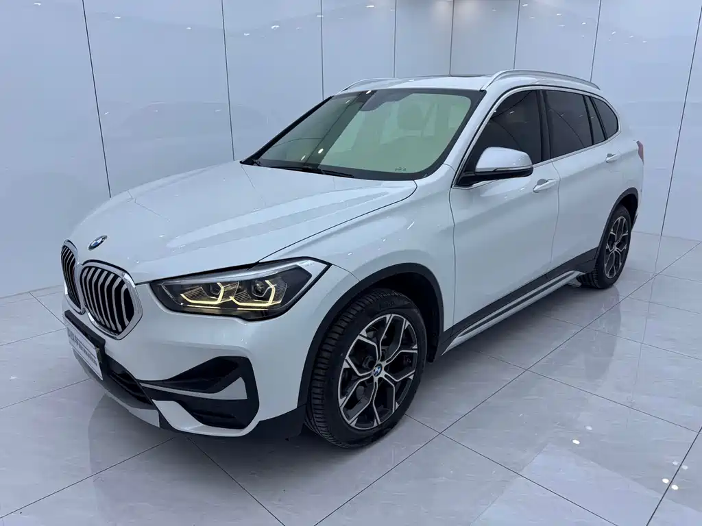 Купить BMW X1
