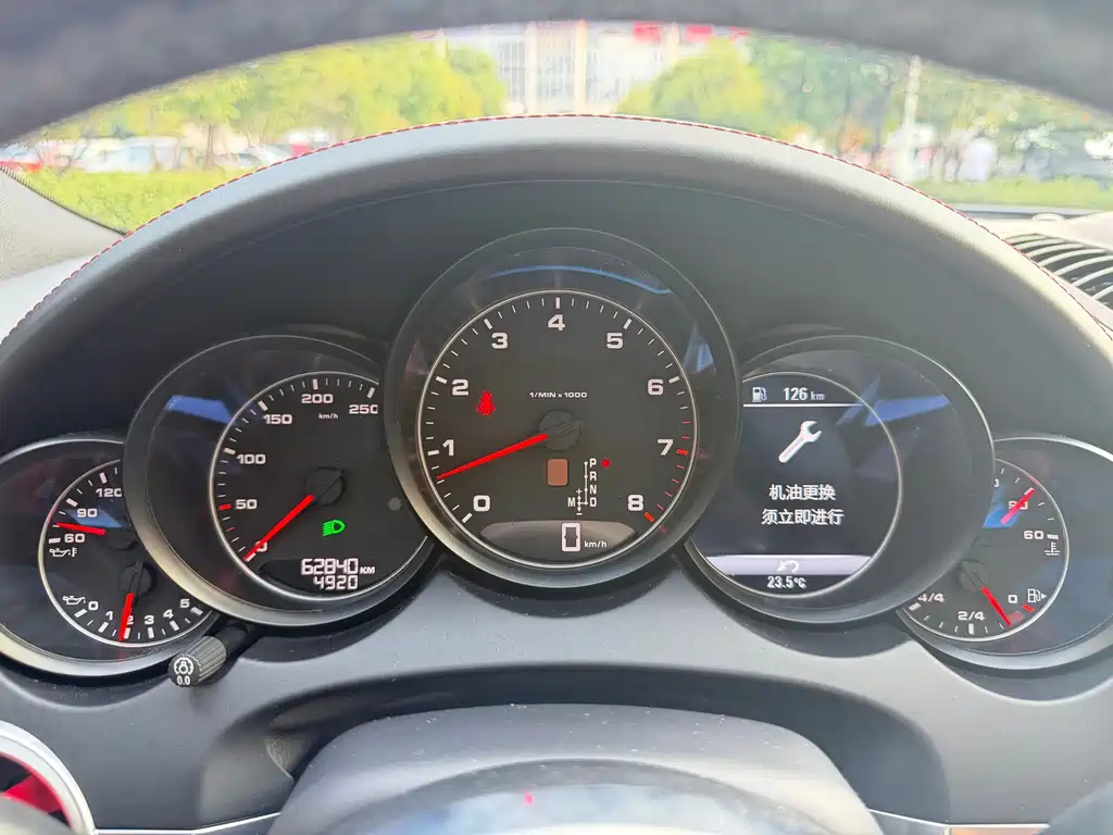 Porsche Cayenne — миниатюра 15