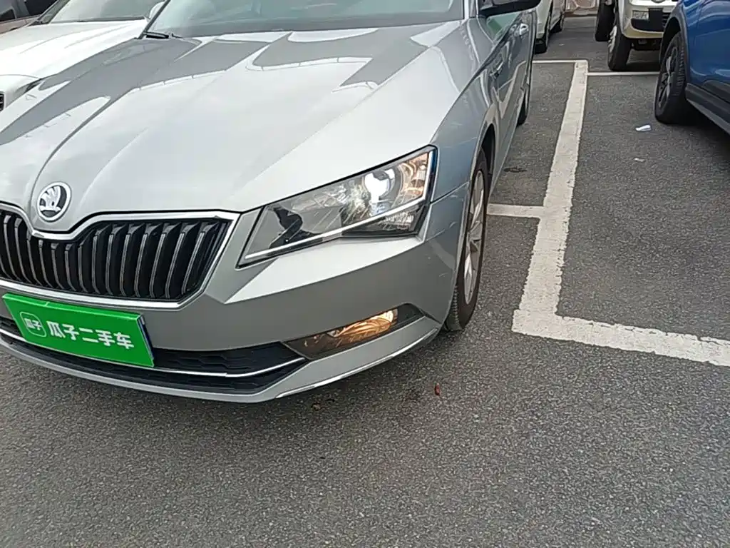 Skoda Superb — миниатюра 24