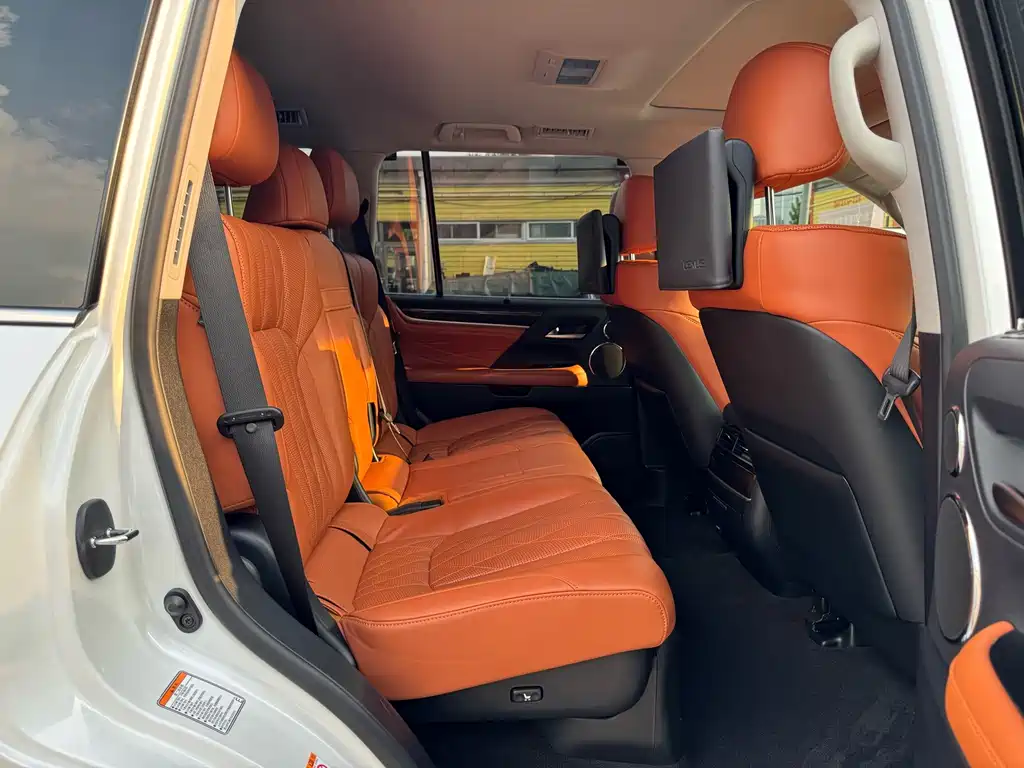 Lexus LX — миниатюра 17