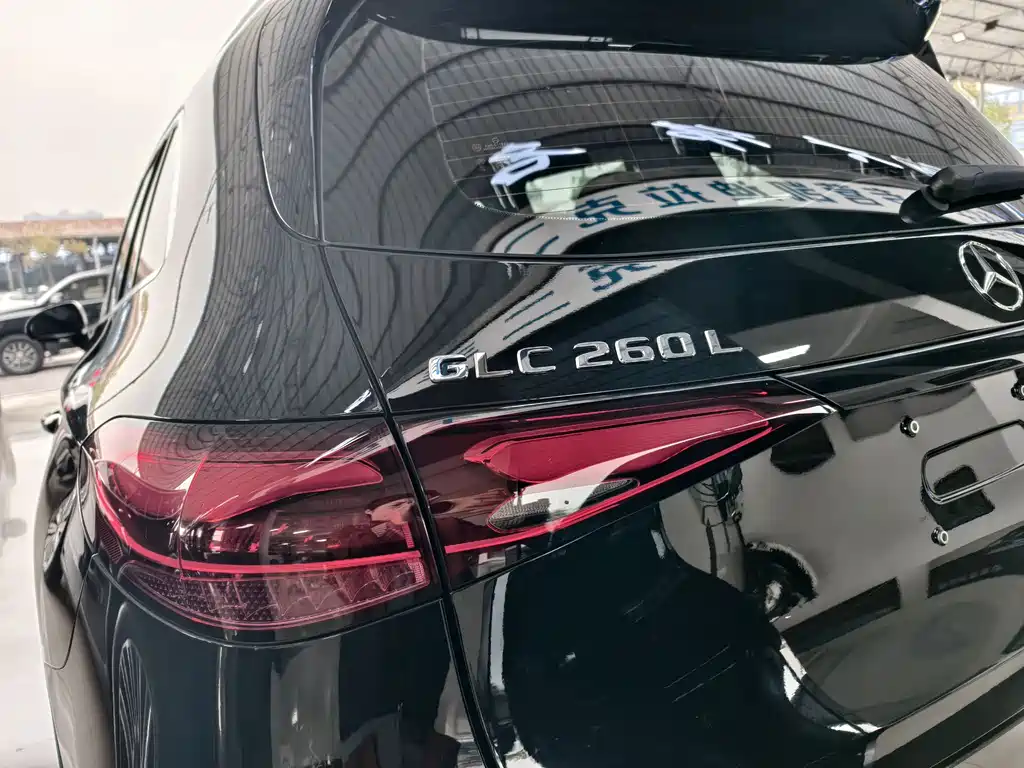 Mercedes-Benz GLC 2023 GLC 260 L 4MATIC 5 мест