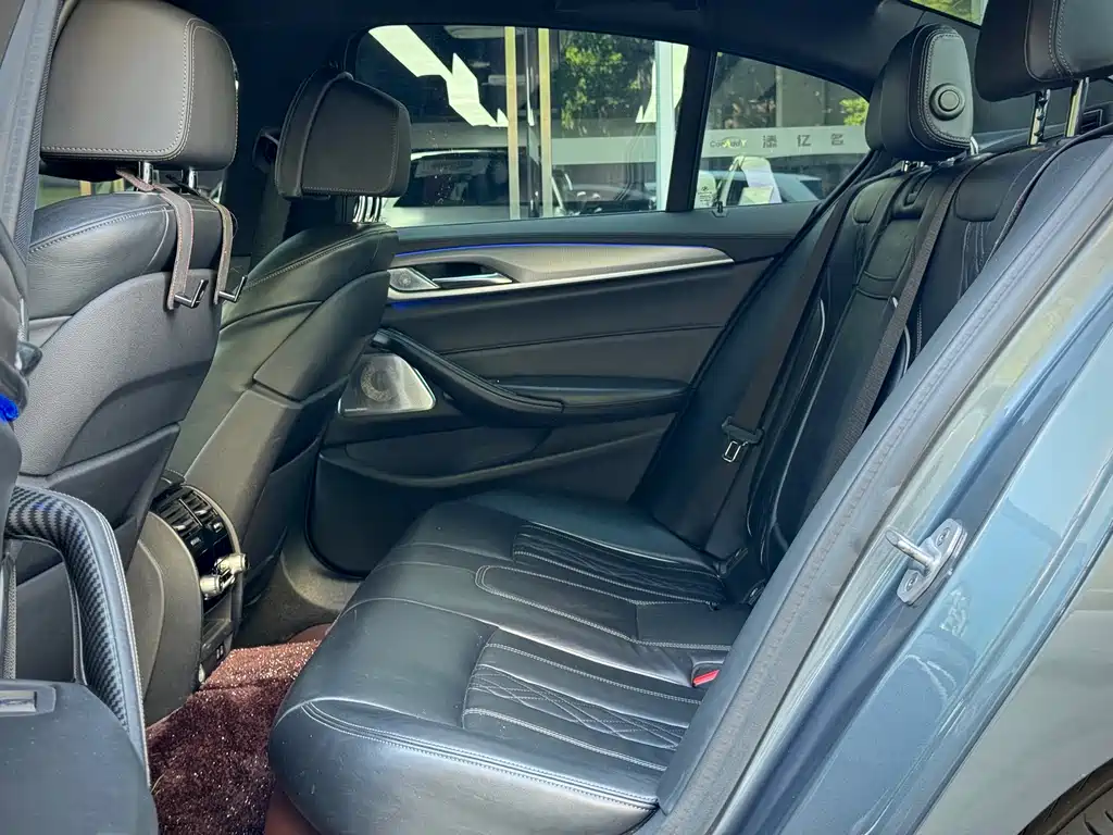 BMW 5 Series (Import) — миниатюра 12