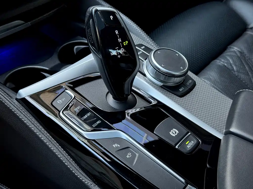 BMW 5 Series (Import) — миниатюра 21