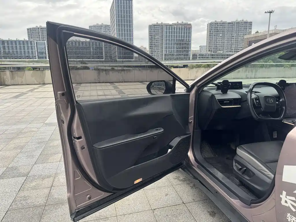 Toyota bZ3 — миниатюра 13