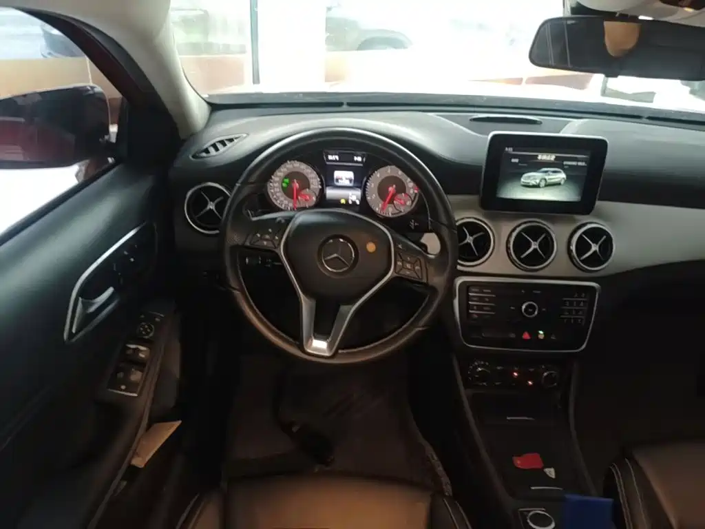 Mercedes-Benz GLA — миниатюра 11