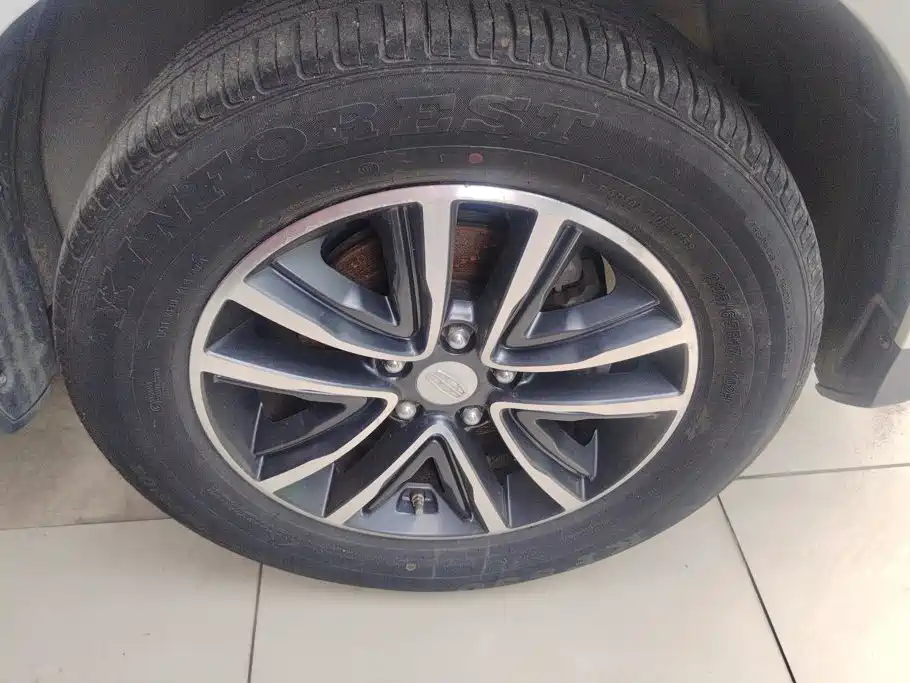 Geely Vision X6 — миниатюра 6