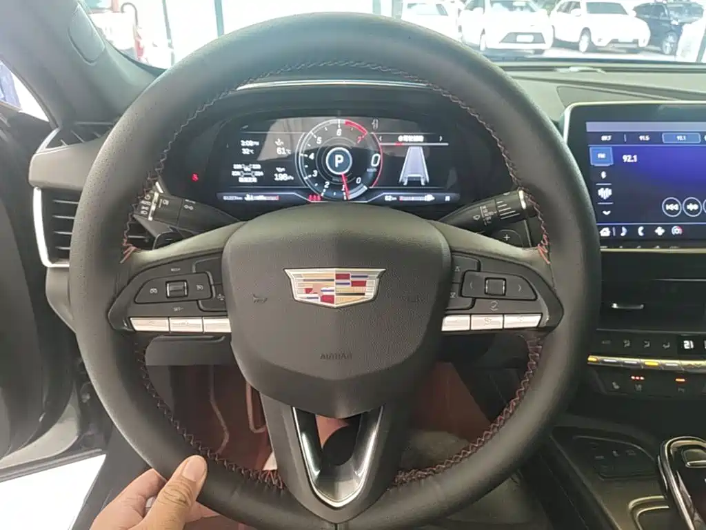 Cadillac CT5 — миниатюра 11
