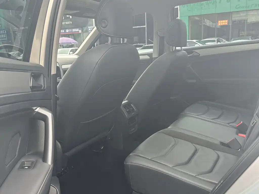 Volkswagen Tiguan L L 2019 330TSI AT Luxury VI