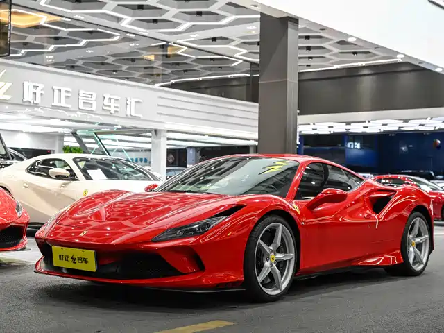 FERRARI F8 2021