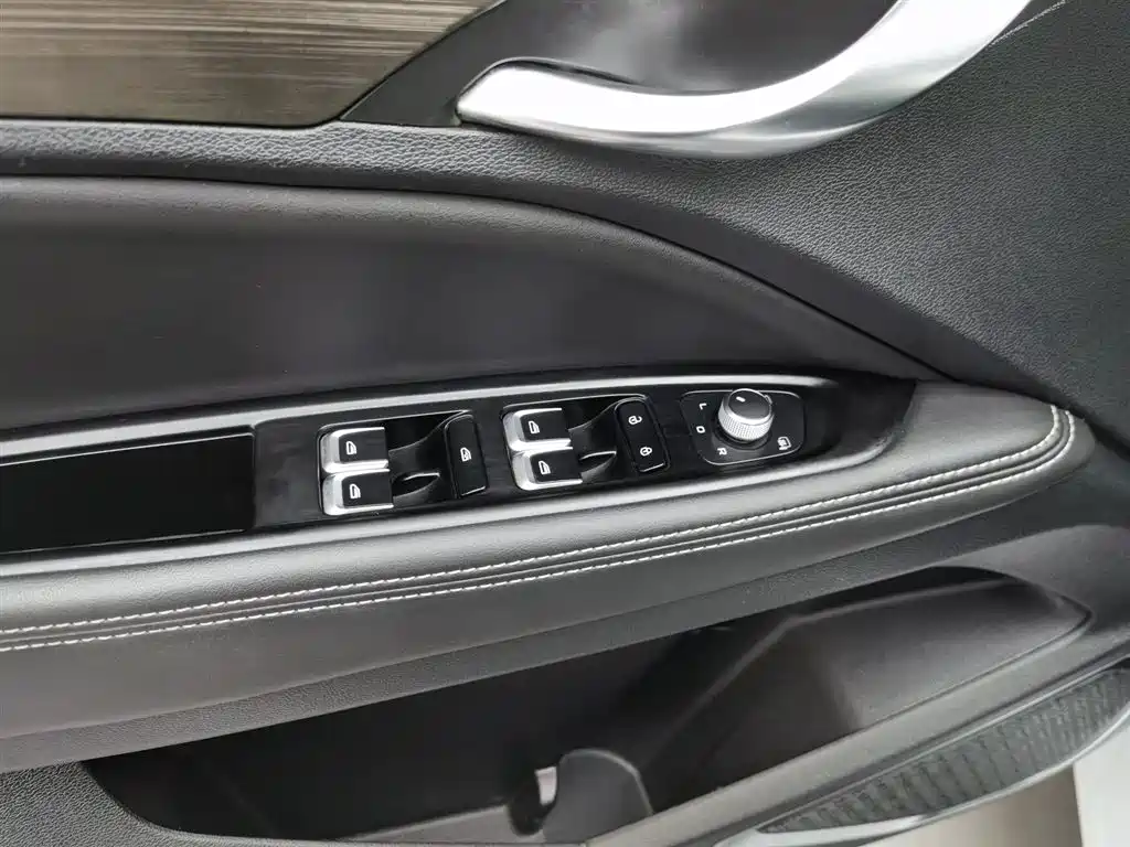 Geely Tugella 2019 300T