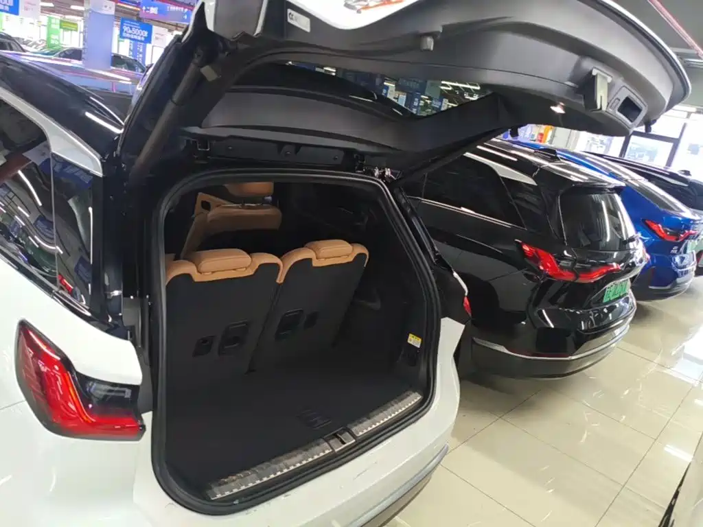 NIO ES8 — миниатюра 19