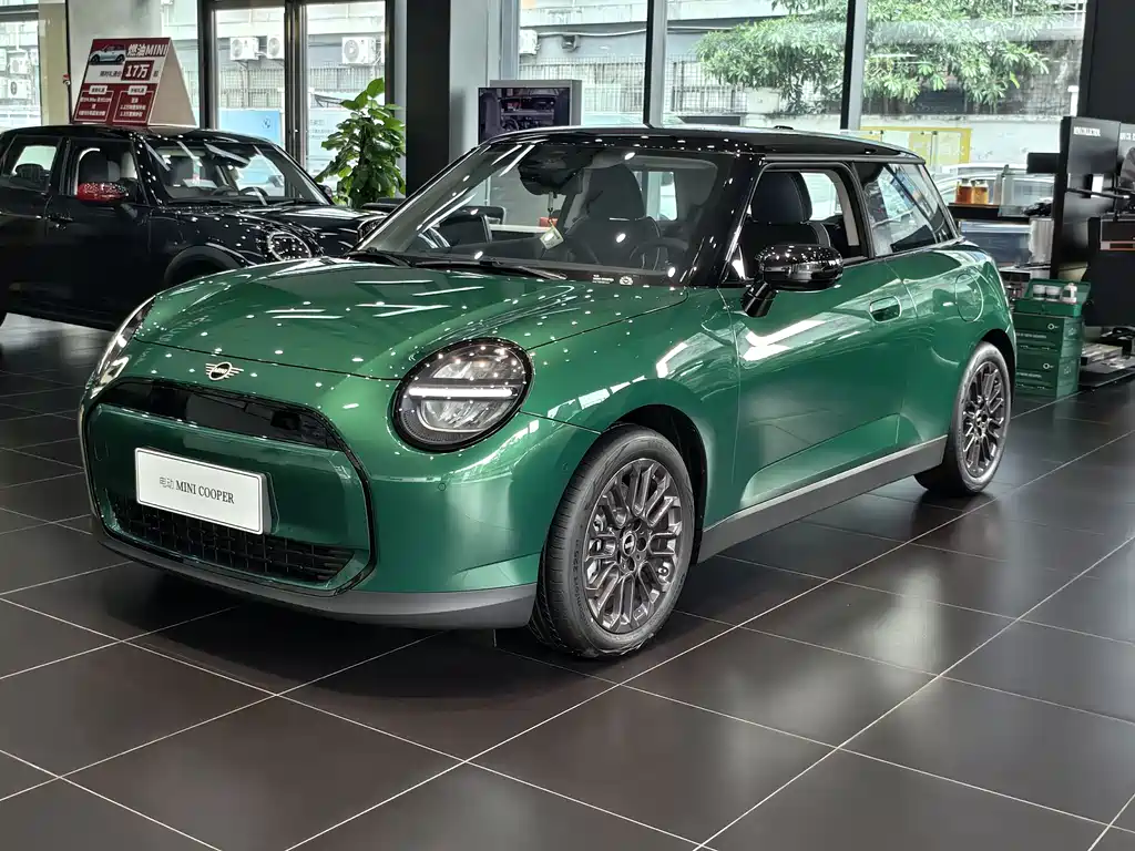 MINI MINI COOPER EV — миниатюра 2