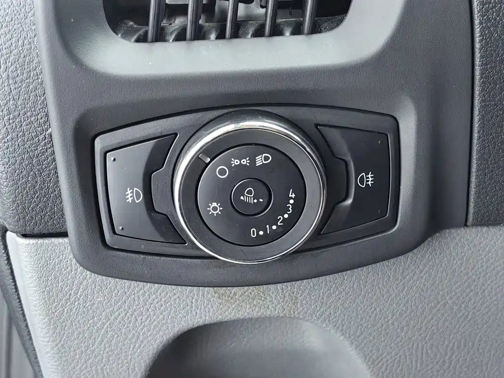 Ford Transit — миниатюра 21