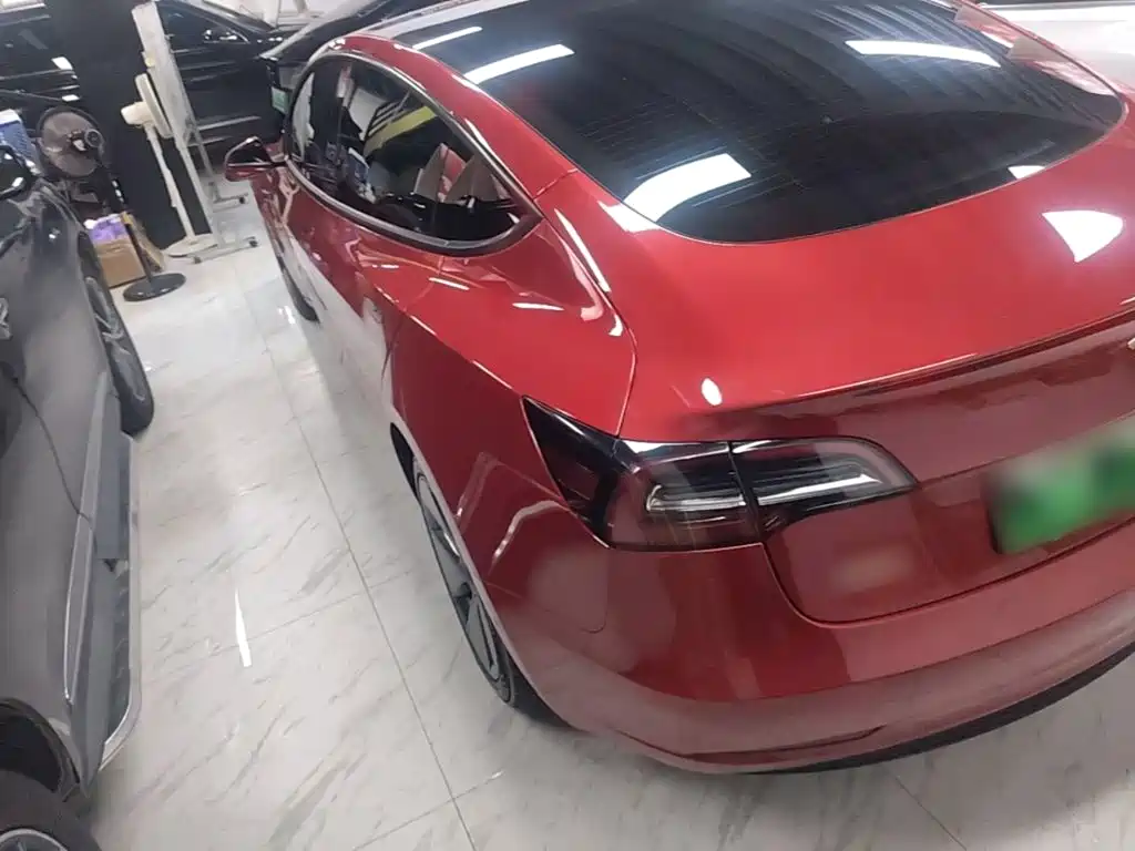Tesla Model 3 — миниатюра 5