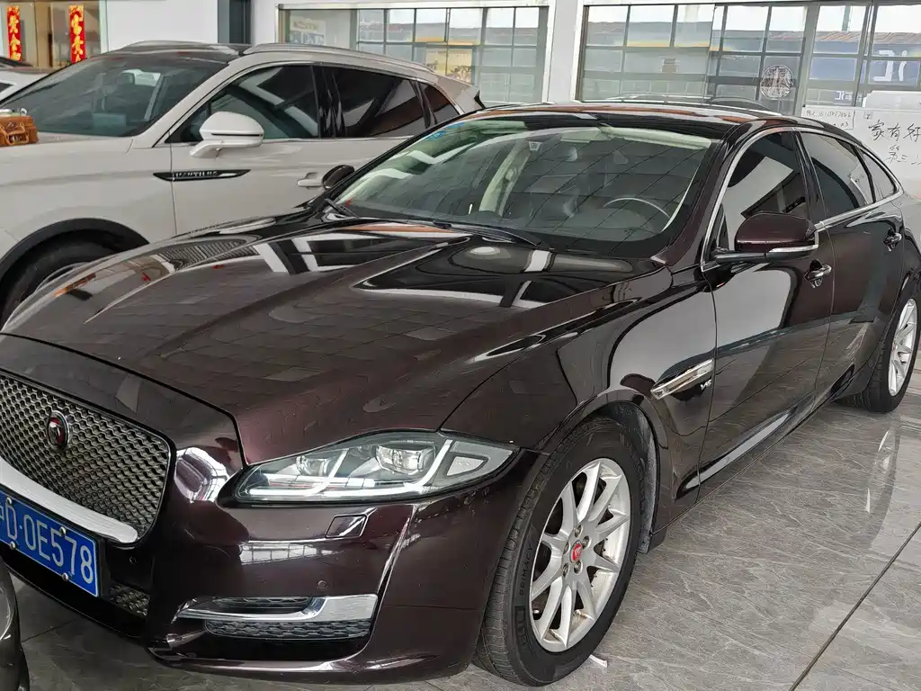 Jaguar XJ — миниатюра 2