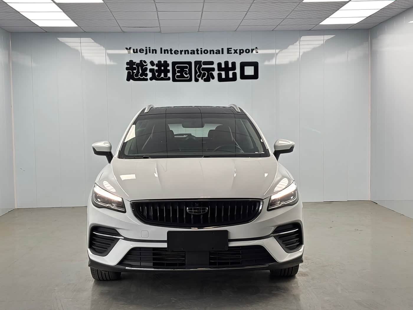 Geely Emgrand S 1.4 л 2022 г. Белый, пробег 20000 км