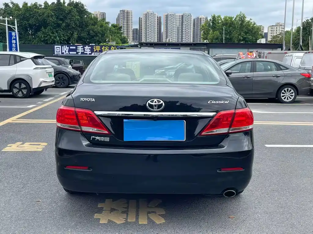 Toyota Camry — миниатюра 10