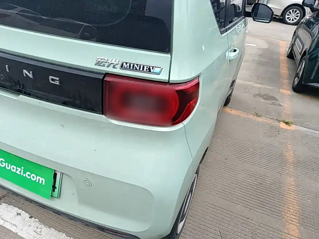 Wuling MINIEV — миниатюра 8