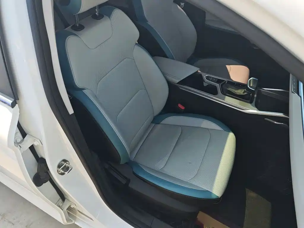 Geely Emgrand — миниатюра 4