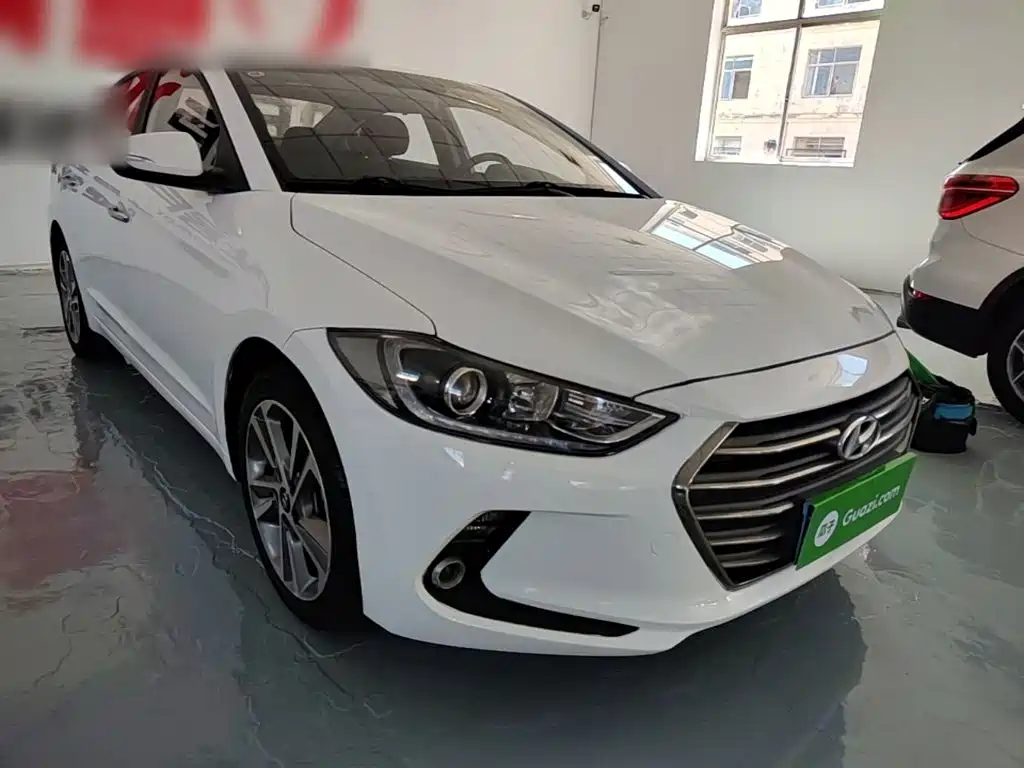 Hyundai Elantra — миниатюра 4