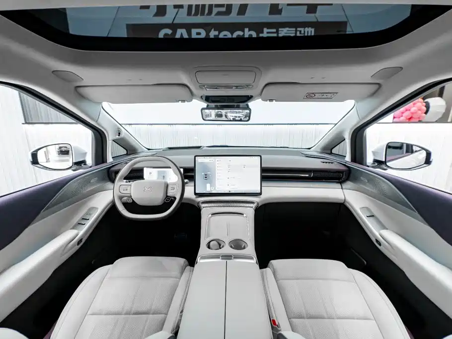 XPeng X9 — миниатюра 18