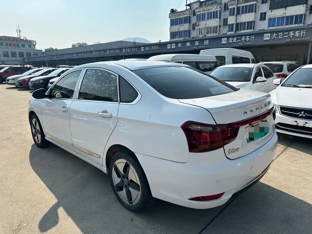 DONGFENG E70