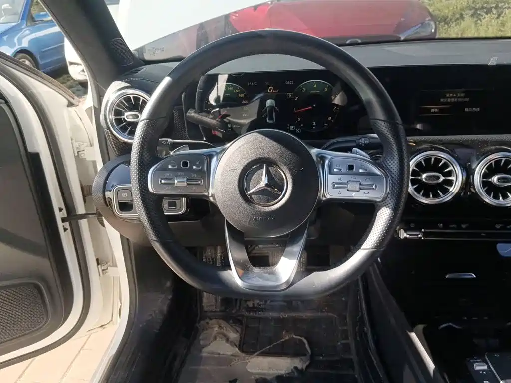 Mercedes-Benz A-Class — миниатюра 11