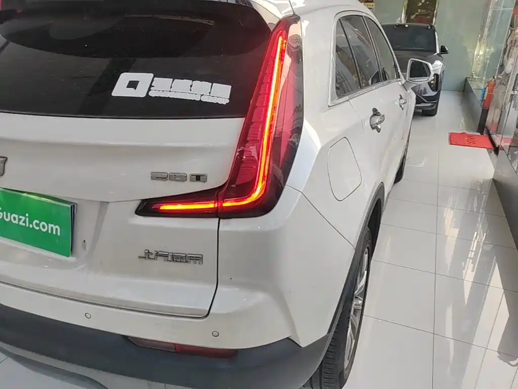 Cadillac XT4 — миниатюра 8