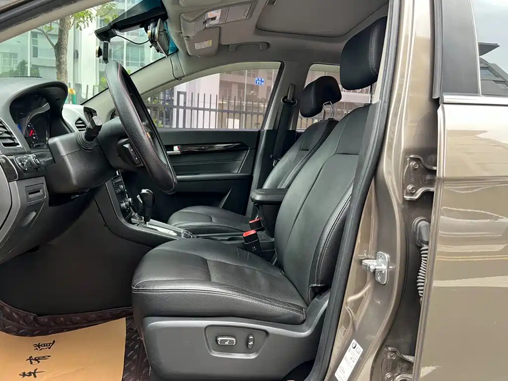 Chevrolet Captiva — миниатюра 3