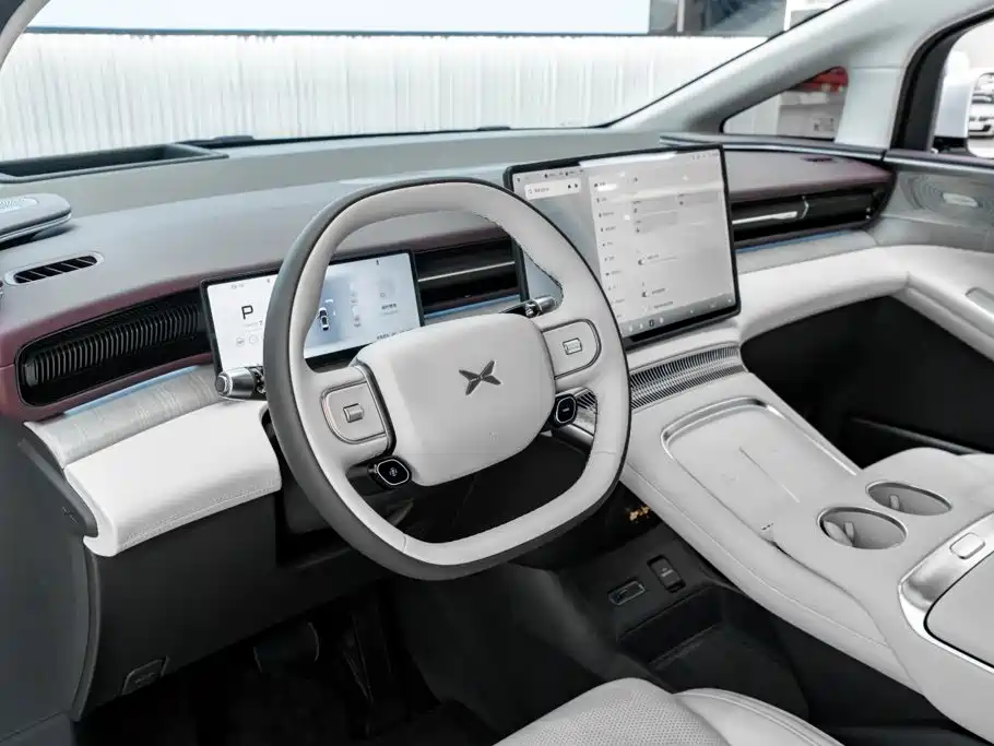XPeng X9 — миниатюра 24