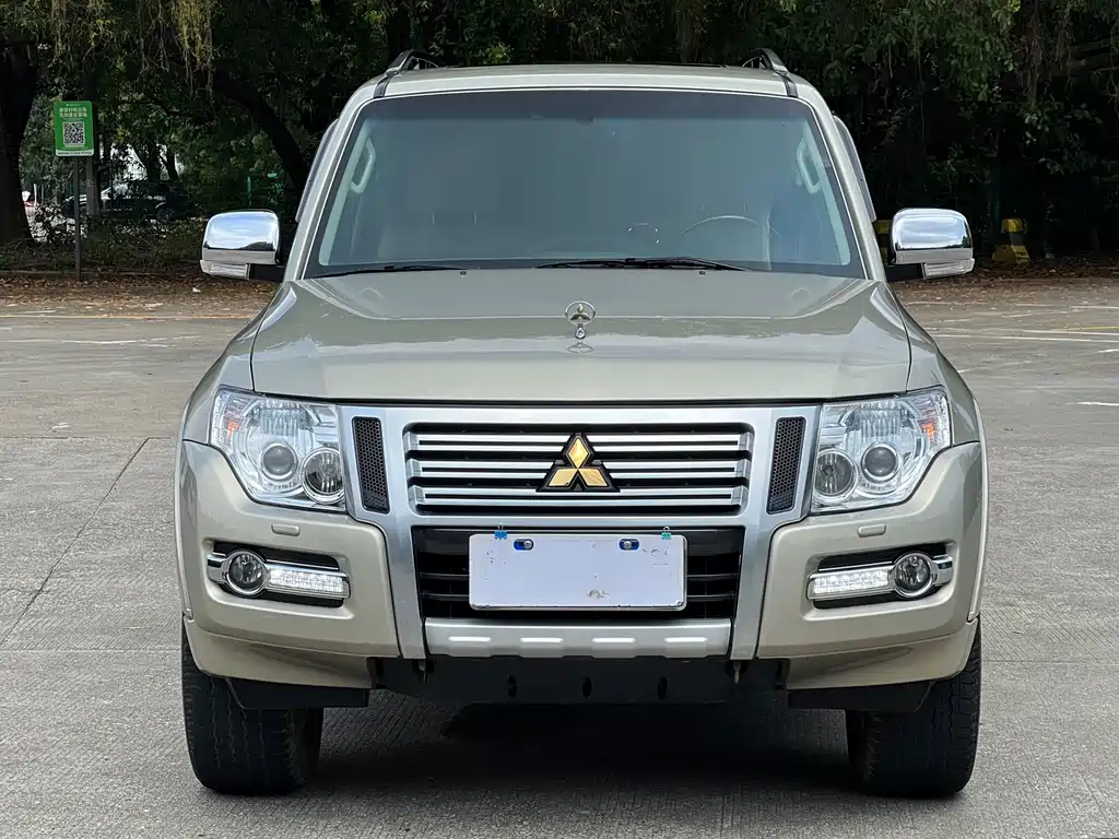 Mitsubishi Pajero (Import) — миниатюра 2