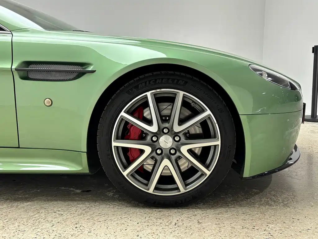 Aston Martin V8 Vantage 2012 4.7L S Coupe