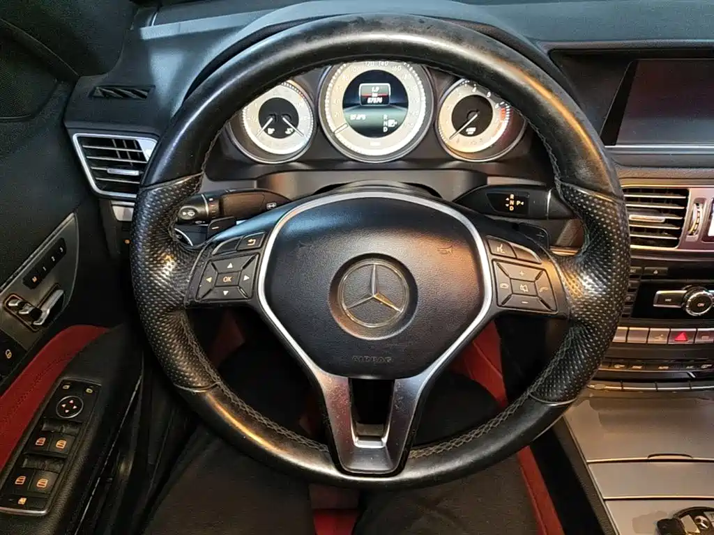 Mercedes-Benz E-Class (Import) — миниатюра 15
