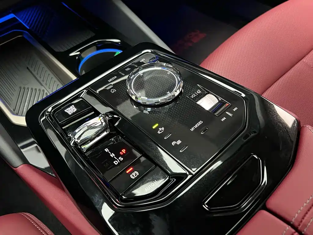 BMW 5 Series — миниатюра 15