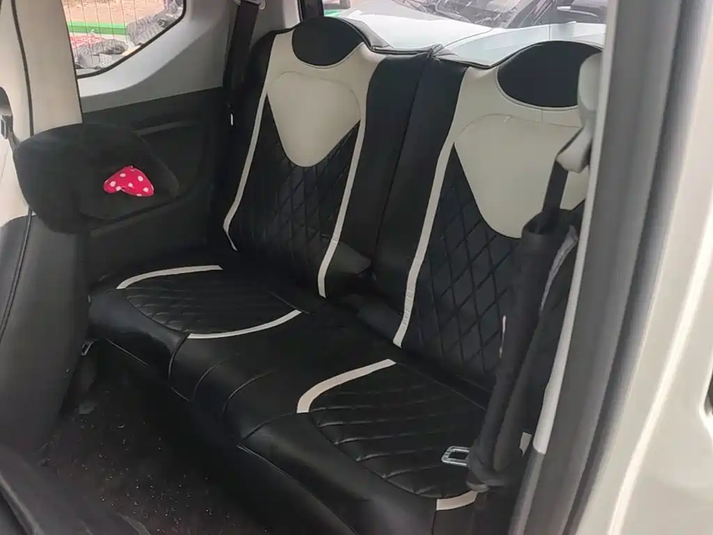 Wuling MINIEV — миниатюра 17