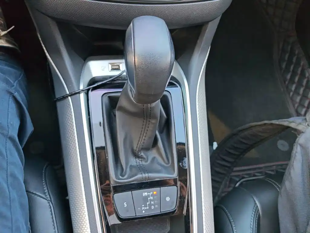 Peugeot 408 — миниатюра 19