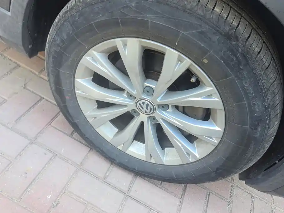 Volkswagen Tiguan L — миниатюра 6