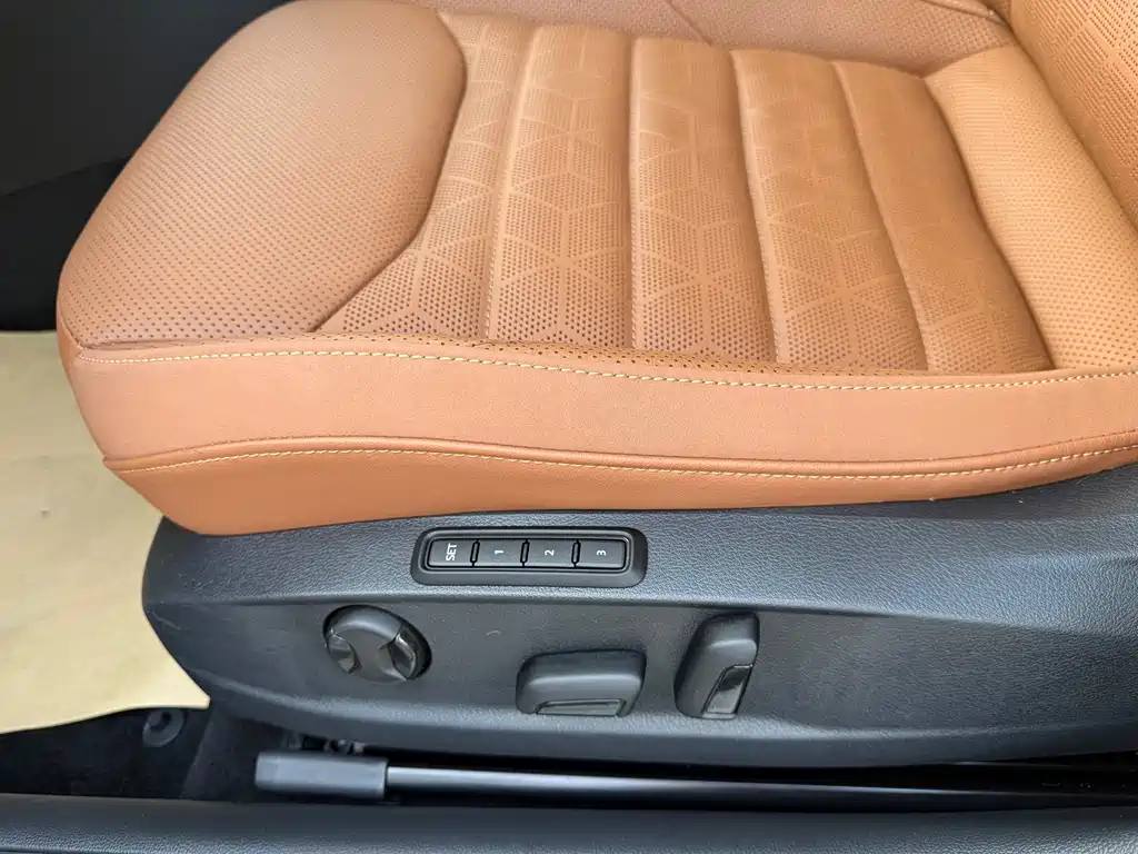 Volkswagen CC — миниатюра 7