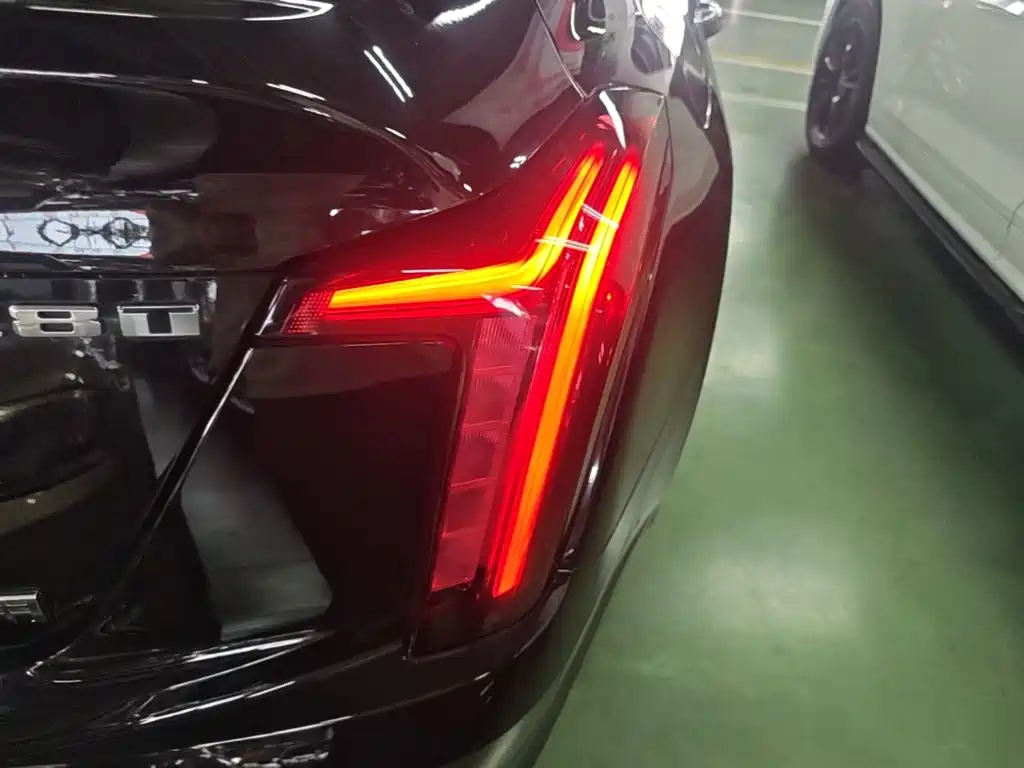 Cadillac CT5 — миниатюра 8