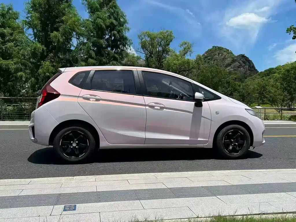 Honda Fit — миниатюра 7