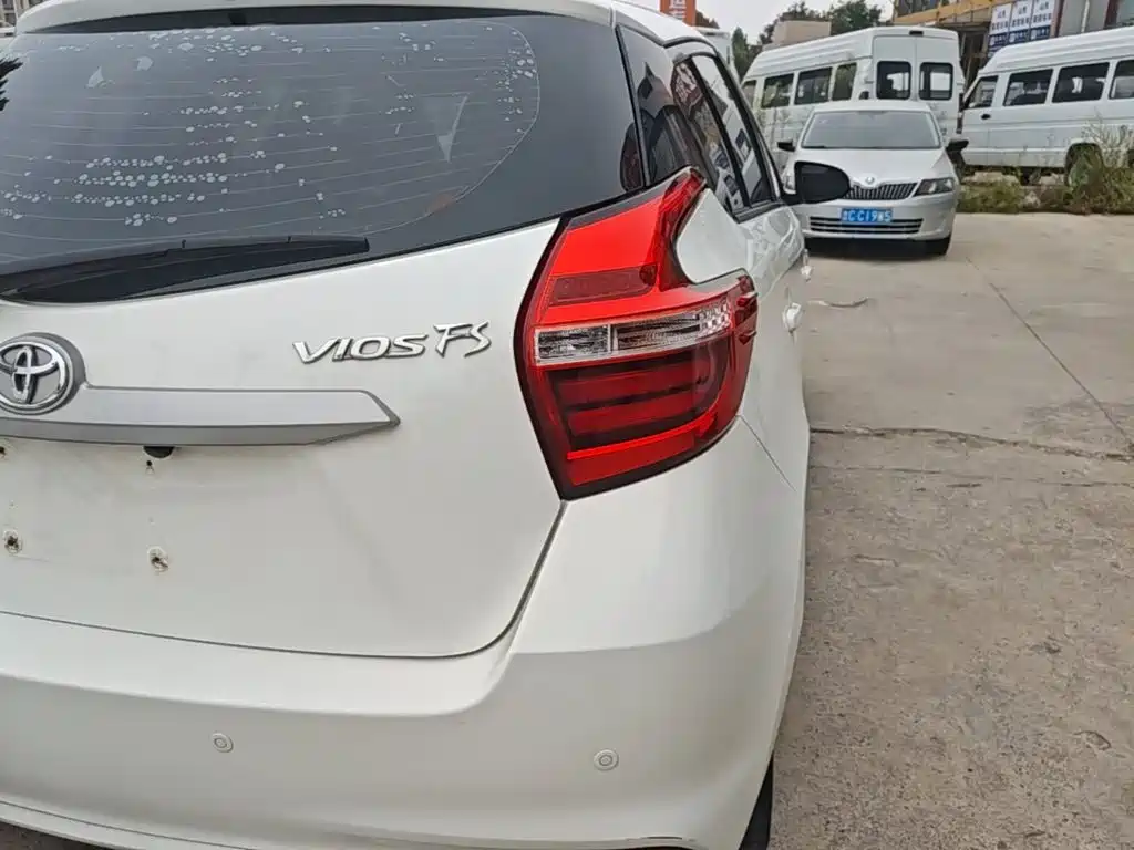 Toyota Vios FS — миниатюра 8