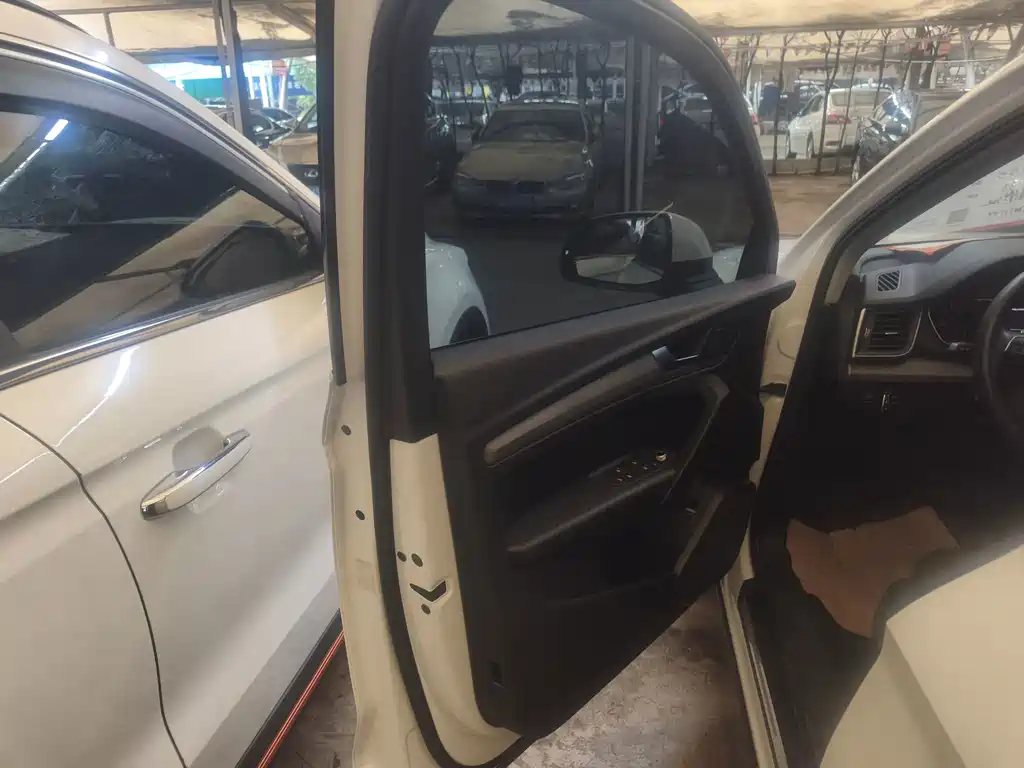 Audi Q5L — миниатюра 4