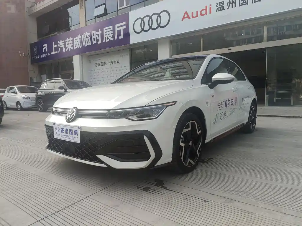 Volkswagen Golf 2024