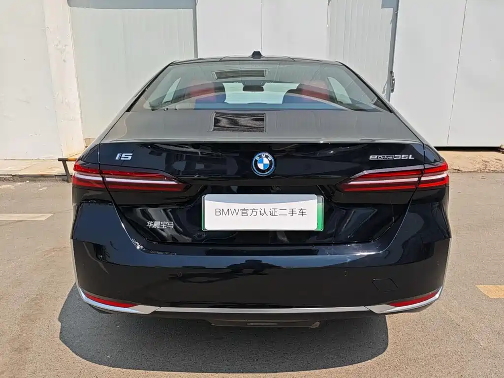 BMW i5 2024 eDrive 35L Luxury