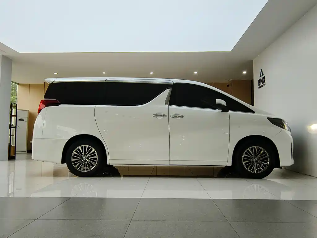 Toyota Alphard 2021 2.5L Luxury