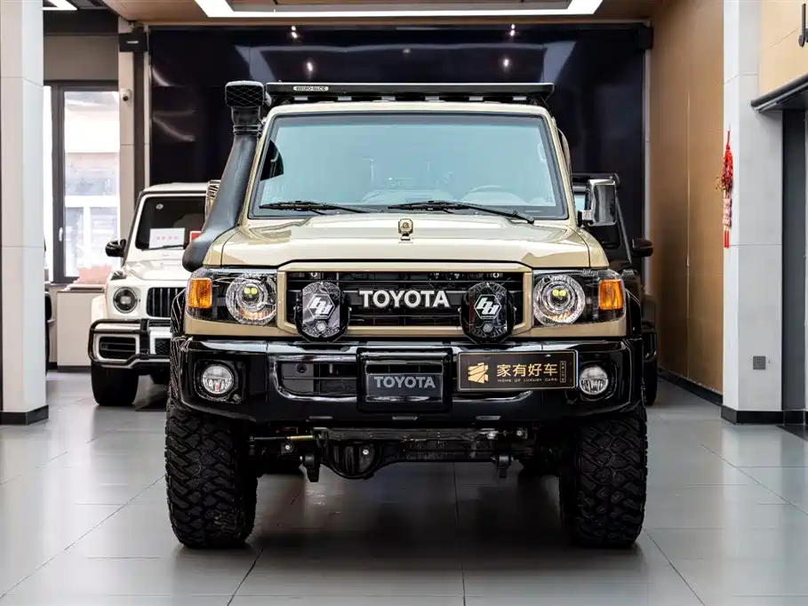 Toyota Land Cruiser LC76 2023 4.0L MT