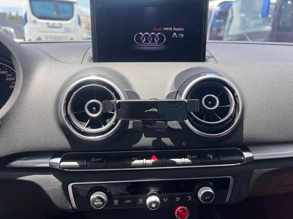 Audi A3 — миниатюра 10