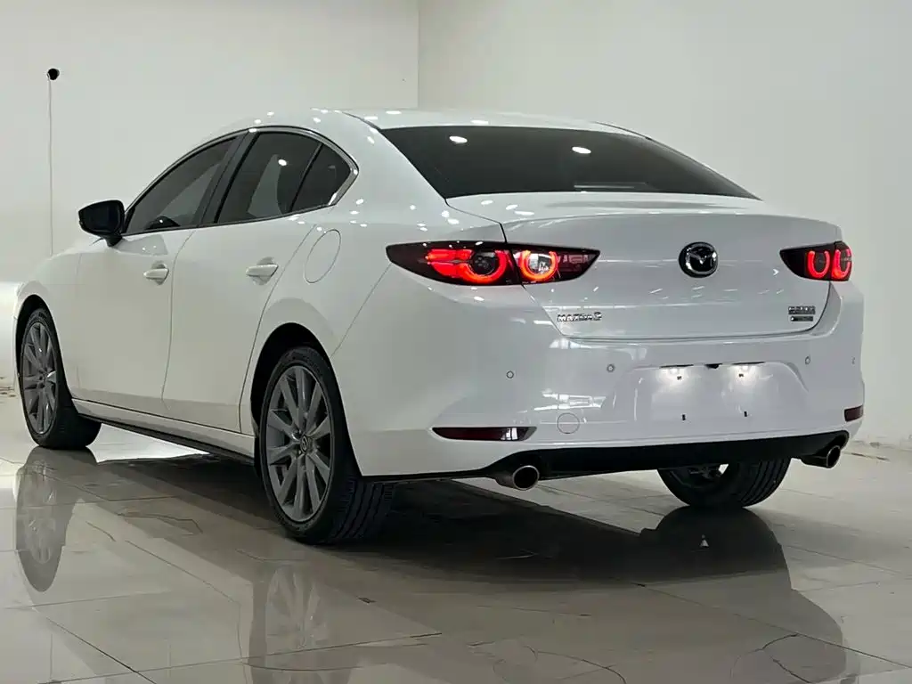 Mazda 3 Axela — миниатюра 12